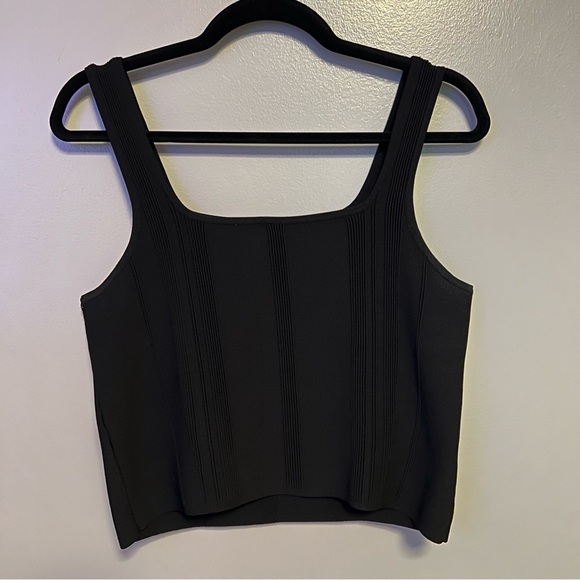 Ribbed Cropped Tank Top - Picture 3 of 6